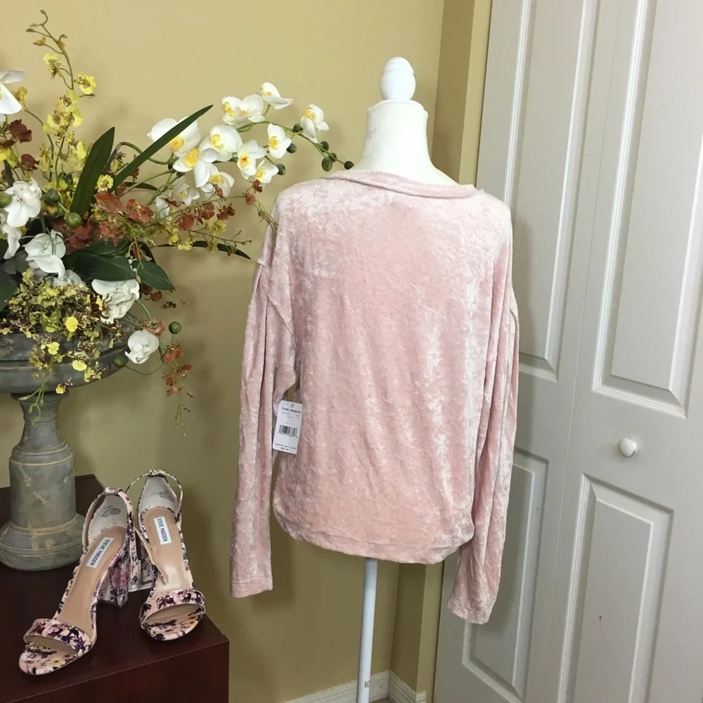 FREE PEOPLE MILAN CRUSHED VELVET LONG SLEEVE TOP‎ BLUSH Boho Coastal Grandmother